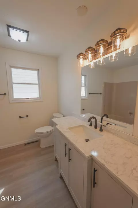 1606 10th Ave W, Williston, ND 58801 photo 21