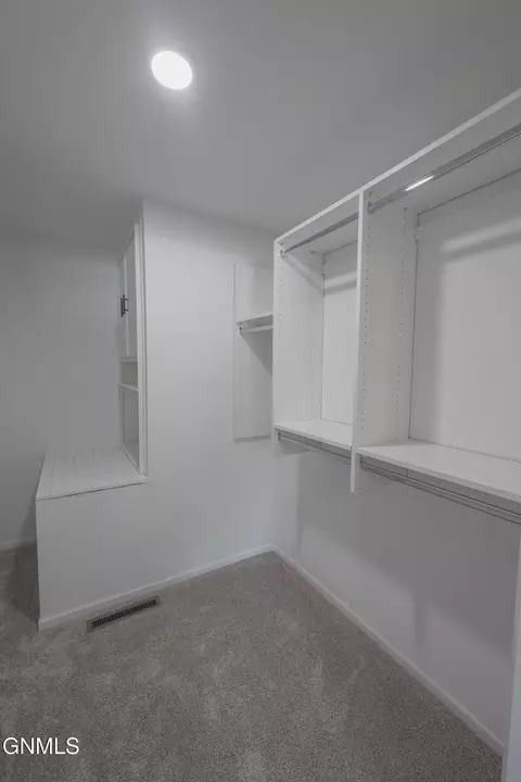 1606 10th Ave W, Williston, ND 58801 photo 23