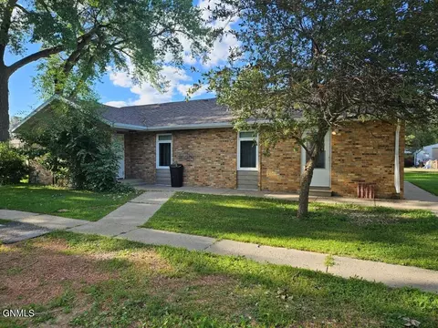 426 E Street St N, Hebron, ND 58638