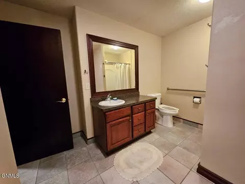 Bath - 426 E Street St N, Hebron, ND 58638 photo 3 of 3
