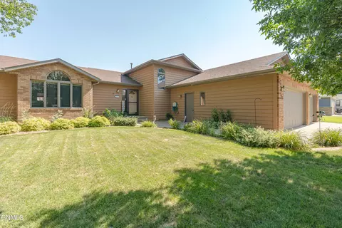 431 W Wachter Ave, Bismarck, ND 58504