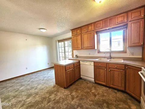 Kitchen - 67 17 St E, Dickinson, ND 58601 photo 2 of 2