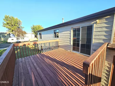 Exterior - 67 17 St E, Dickinson, ND 58601 photo 2 of 3
