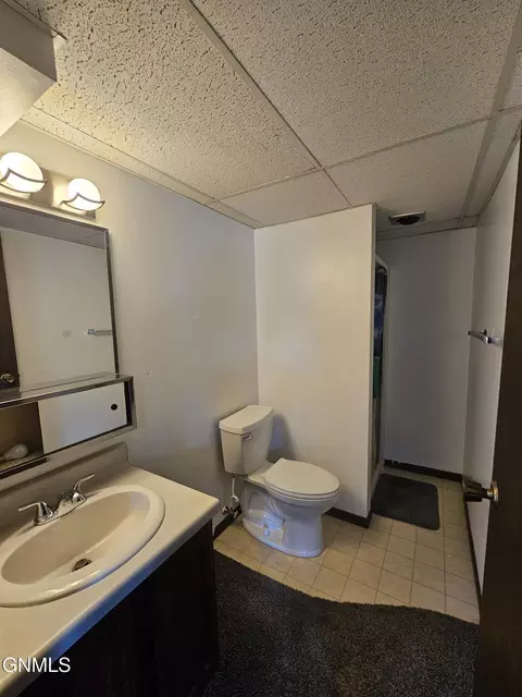 Bath - 67 17 St E, Dickinson, ND 58601 photo 2 of 2