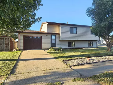 67 17 St E, Dickinson, ND 58601