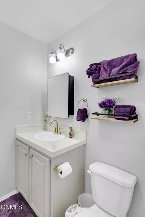 Bath - 12367 Truax St, Epping, ND 58843 photo 1 of 5