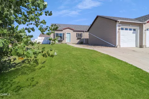 12367 Truax St, Epping, ND 58843
