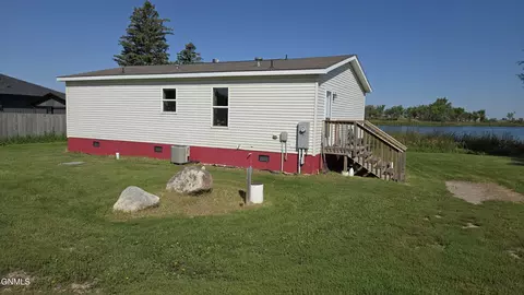 138 Lake Dr E, Ellendale, ND 58436