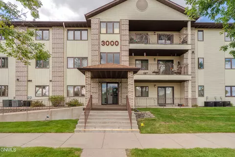 3000 4th St N, Bismarck, ND 58503