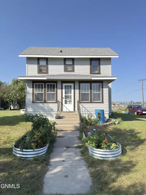 357 6th St NE, Valley City, ND 58072