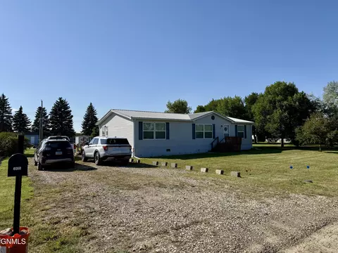 3415 1st Ave E, Williston, ND 58801 photo 2