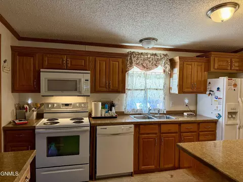 3415 1st Ave E, Williston, ND 58801 photo 8