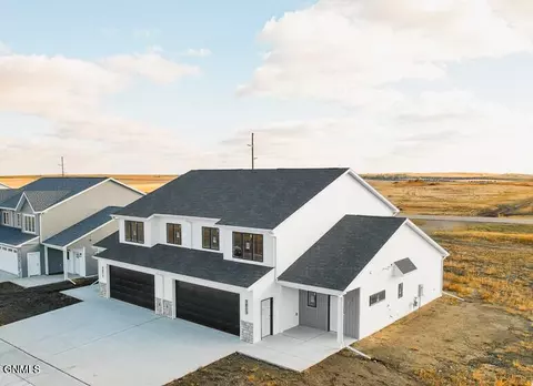 5813 Davies Dr, Bismarck, ND 58503