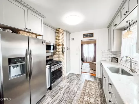 716 3rd Ave W, Williston, ND 58801 photo 8