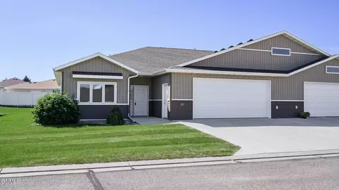 315 Buckskin Loop, Bismarck, ND 58503