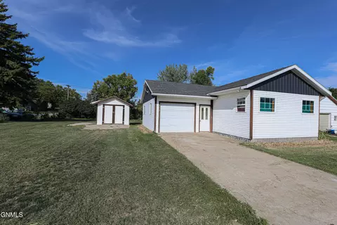 316 Main St, Wing, ND 58494