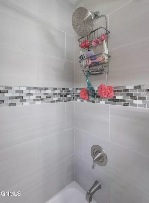 Bath - 714 15th St W, Williston, ND 58801 photo 2 of 3