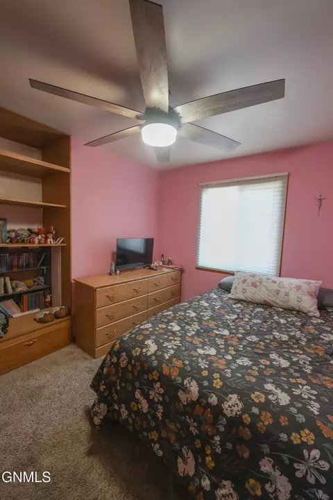 Bedroom - 714 15th St W, Williston, ND 58801 photo 4 of 5