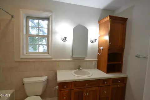 Bath - 802 Division St NE, Mandan, ND 58554 photo 6 of 10