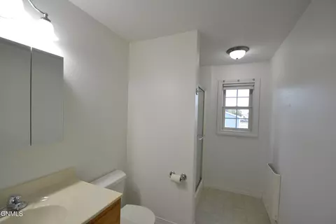 Bath - 802 Division St NE, Mandan, ND 58554 photo 8 of 10