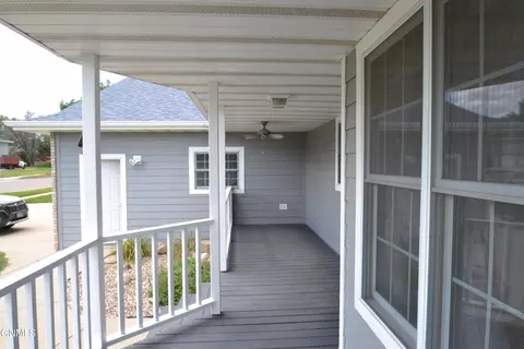 Exterior - 802 Division St NE, Mandan, ND 58554 photo 9 of 12