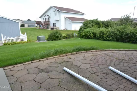Exterior - 802 Division St NE, Mandan, ND 58554 photo 10 of 12