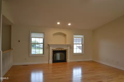 Living - 802 Division St NE, Mandan, ND 58554 photo 4 of 13