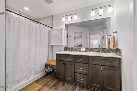 Bath - 3104 28th Ave W, Williston, ND 58801 photo 2 of 3