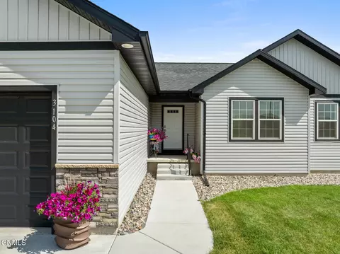 Exterior - 3104 28th Ave W, Williston, ND 58801 photo 1 of 4