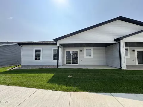 114 Kenner Loop, Bismarck, ND 58504 photo 4