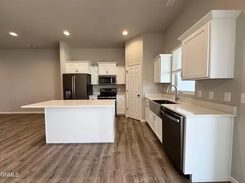 114 Kenner Loop, Bismarck, ND 58504 photo 26