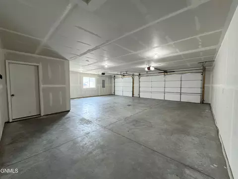114 Kenner Loop, Bismarck, ND 58504 photo 38