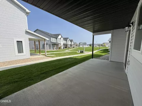 114 Kenner Loop, Bismarck, ND 58504 photo 5