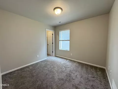 114 Kenner Loop, Bismarck, ND 58504 photo 8