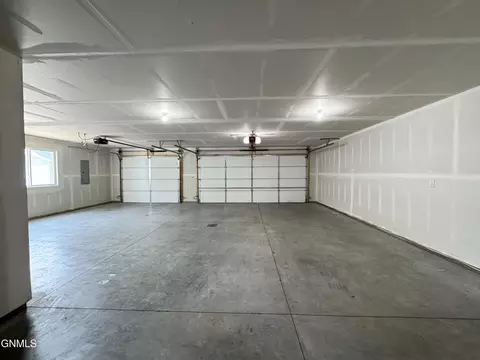 114 Kenner Loop, Bismarck, ND 58504 photo 39