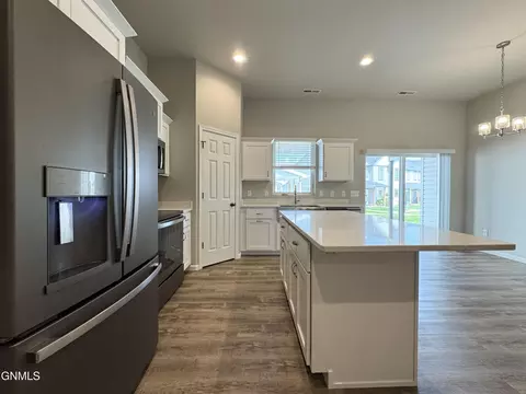 114 Kenner Loop, Bismarck, ND 58504 photo 23