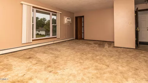 Living - 121 Interstate Ave E, Bismarck, ND 58503 photo 6 of 9