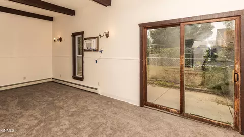Living - 121 Interstate Ave E, Bismarck, ND 58503 photo 9 of 9