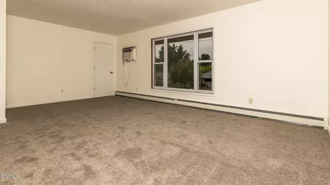 Living - 121 Interstate Ave E, Bismarck, ND 58503 photo 3 of 9