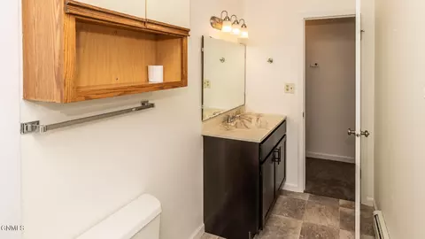 Bath - 121 Interstate Ave E, Bismarck, ND 58503 photo 5 of 7