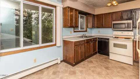 Kitchen - 121 Interstate Ave E, Bismarck, ND 58503 photo 7 of 9