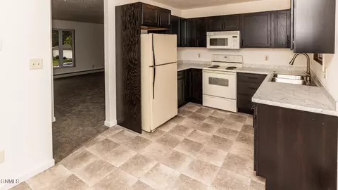 Kitchen - 121 Interstate Ave E, Bismarck, ND 58503 photo 5 of 9