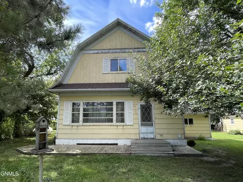 35 Main Ave, Sykeston, ND 58486