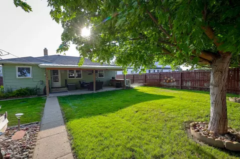Exterior - 505 12th Ave W, Williston, ND 58801 photo 6 of 9