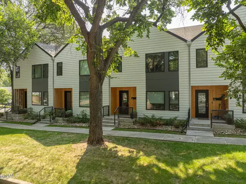 217 Avenue D E, Bismarck, ND 58501