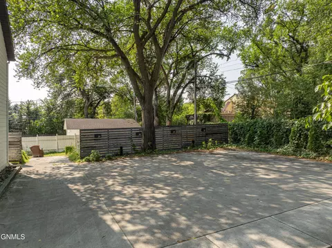 217 Avenue D E, Bismarck, ND 58501 photo 14