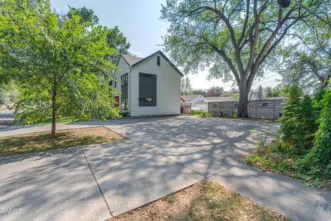 217 Avenue D E, Bismarck, ND 58501 photo 37