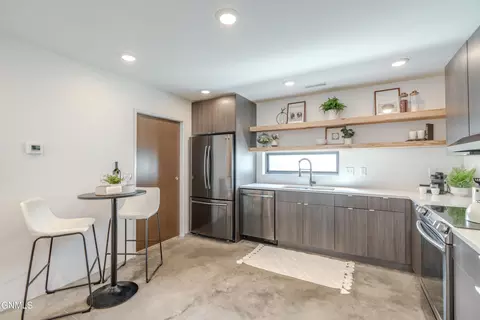 217 Avenue D E, Bismarck, ND 58501 photo 4