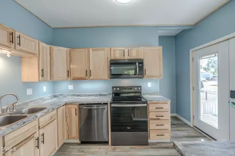701 N 9th St, Bismarck, ND 58501 photo 12