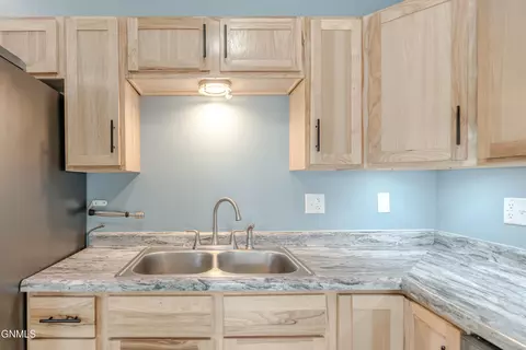 701 N 9th St, Bismarck, ND 58501 photo 13